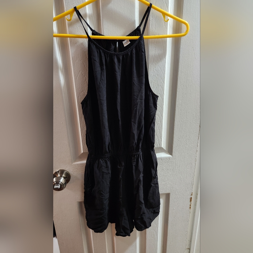 Black Sleeveless Romper Rayon. Size XS - Old Navy